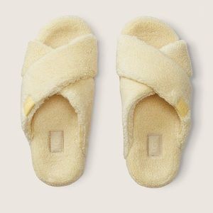 NWT UGG slippers